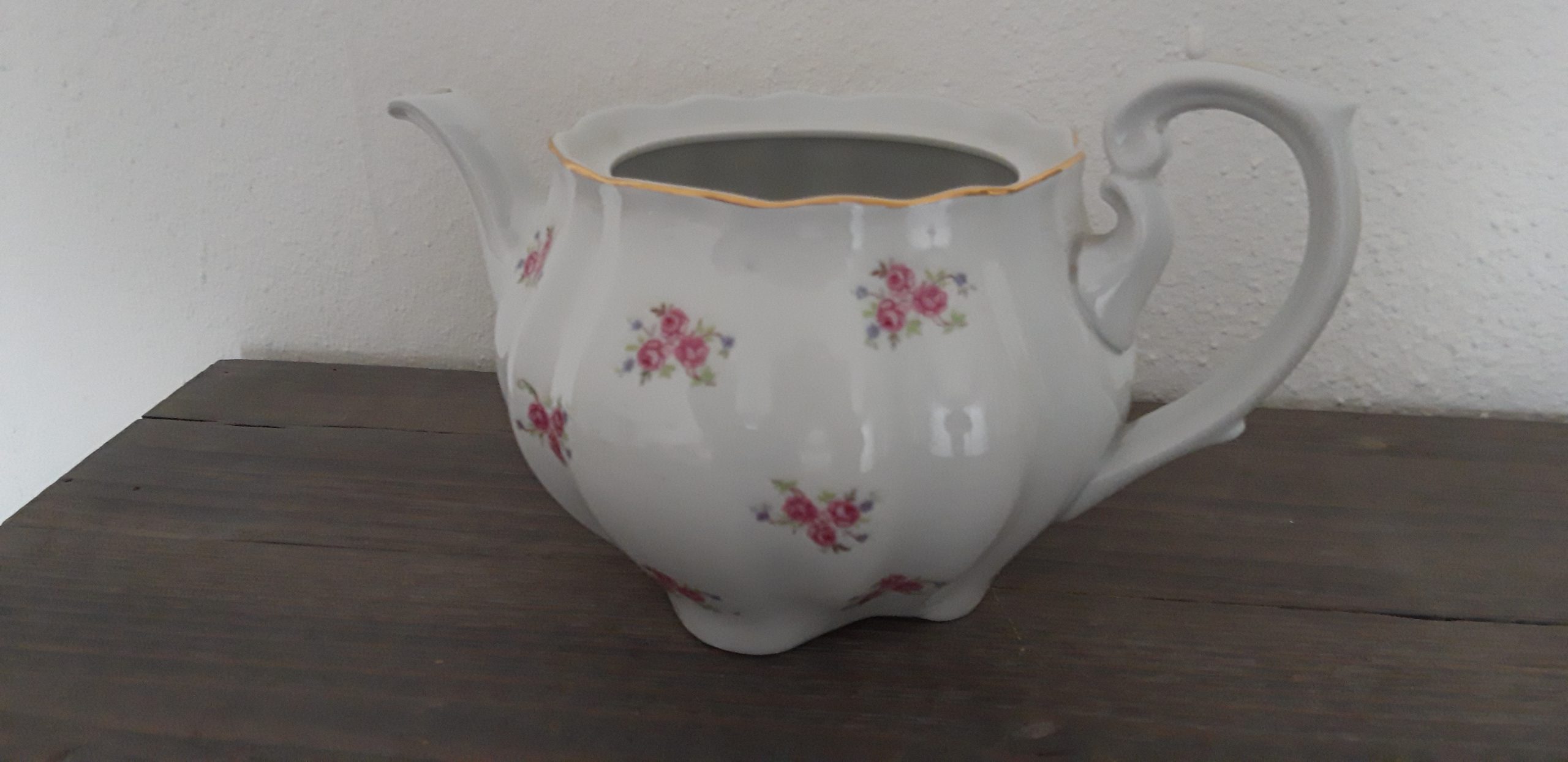 Theepotje zonder deksel