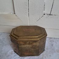 Oud koperen theedoosje